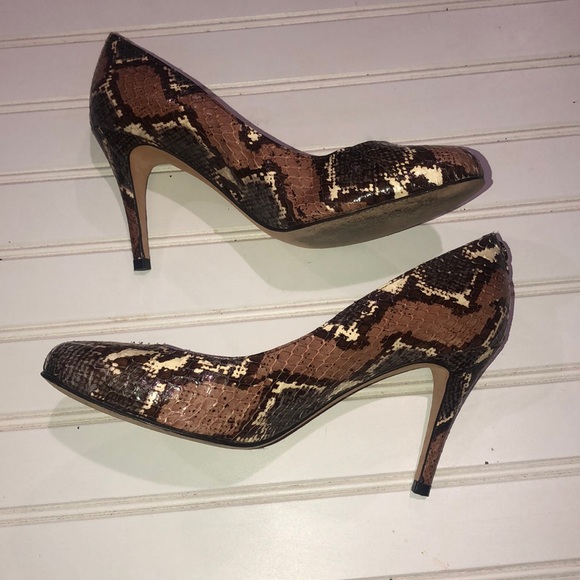Ivanka Trump snake print round toe heels - Picture 4 of 9